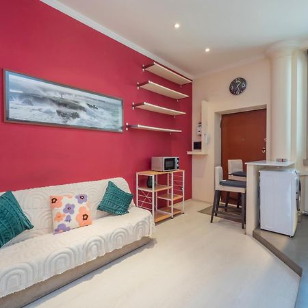 Xenia Apartments - Colorful Apartment In Fiera Area Мілан Екстер'єр фото